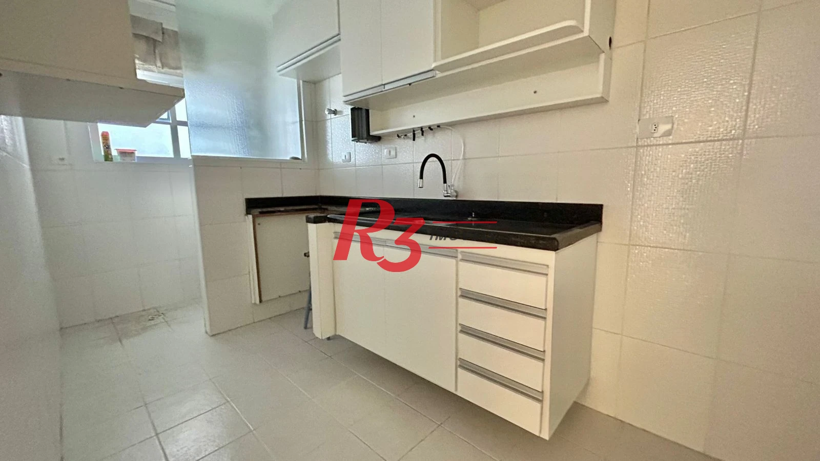 Apartamento com 2 dormitórios para alugar, 67 m² por R$ 4.200,00/mês - Gonzaga - Santos/SP
