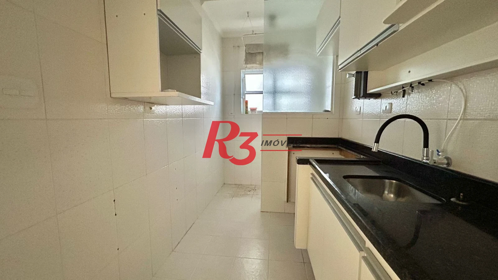 Apartamento com 2 dormitórios para alugar, 67 m² por R$ 4.200,00/mês - Gonzaga - Santos/SP