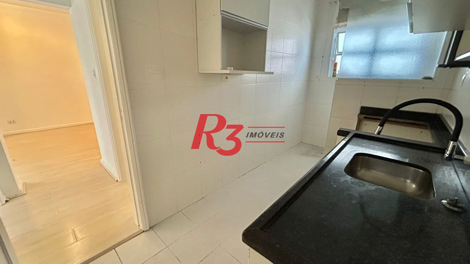 Apartamento com 2 dormitórios para alugar, 67 m² por R$ 4.200,00/mês - Gonzaga - Santos/SP