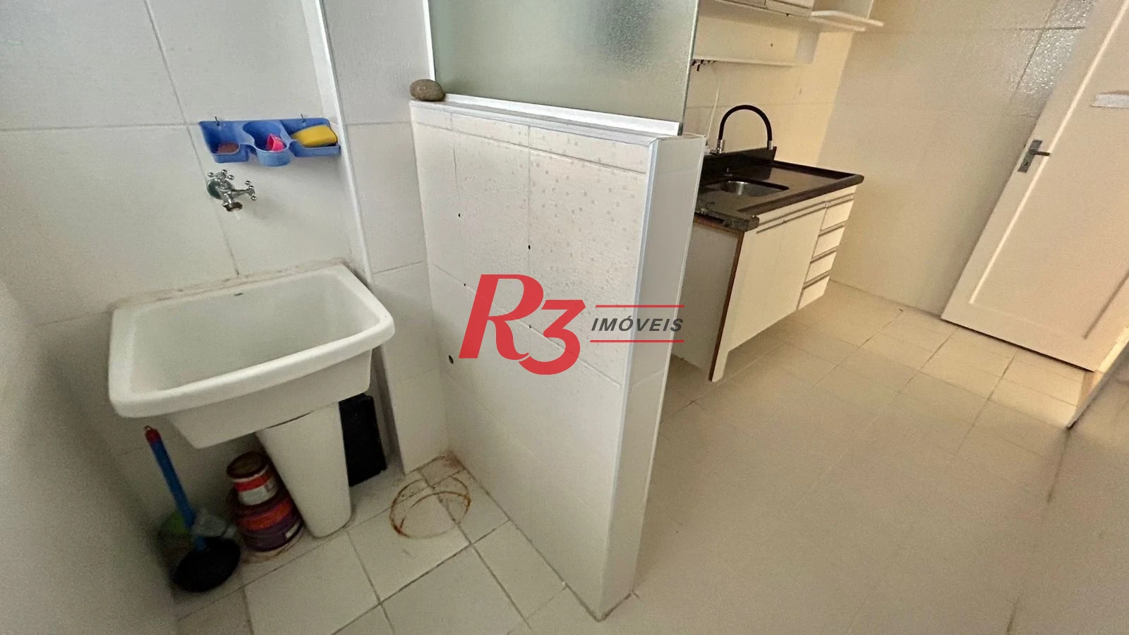 Apartamento com 2 dormitórios para alugar, 67 m² por R$ 4.200,00/mês - Gonzaga - Santos/SP