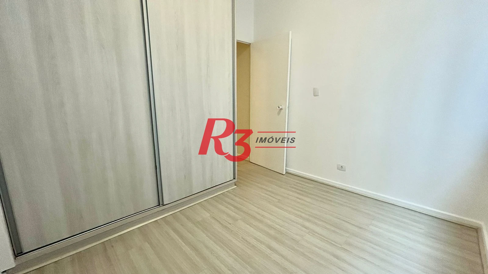 Apartamento com 2 dormitórios para alugar, 67 m² por R$ 4.200,00/mês - Gonzaga - Santos/SP