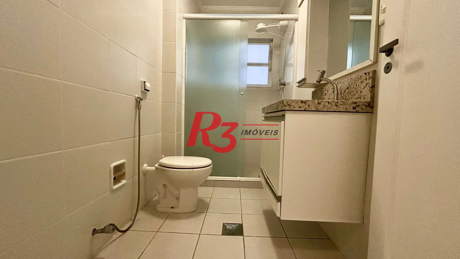 Apartamento com 2 dormitórios para alugar, 67 m² por R$ 4.200,00/mês - Gonzaga - Santos/SP