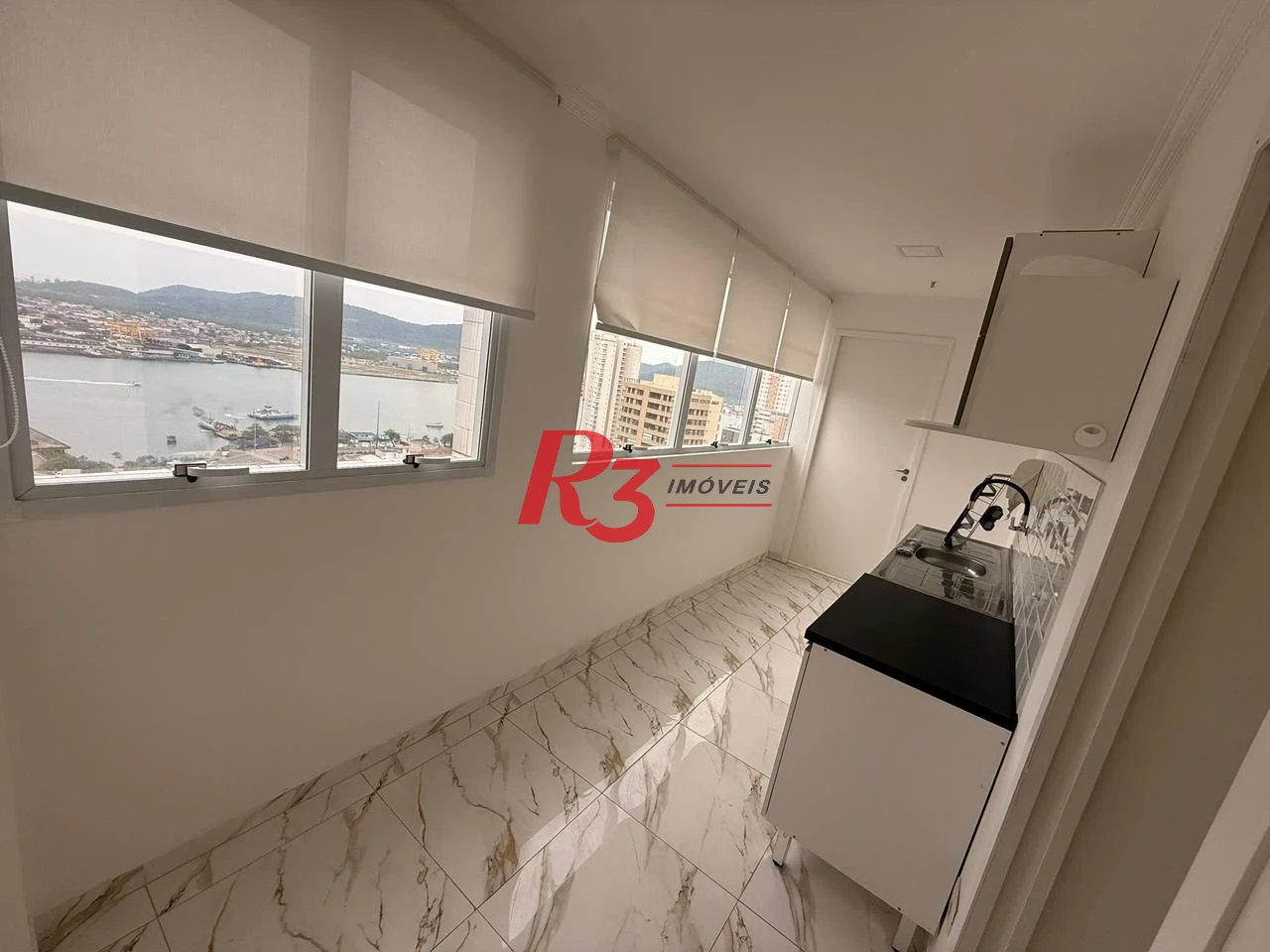 Sala para alugar, 46 m² por R$ 3.200,00/mês - Ponta da Praia - Santos/SP
