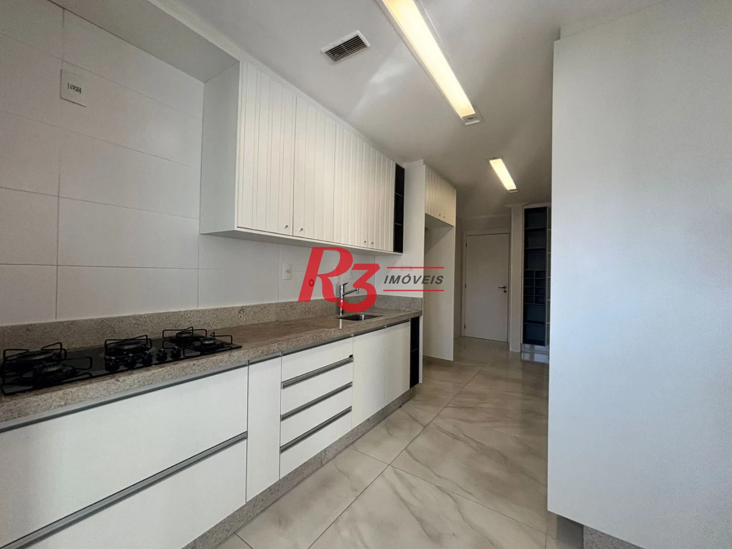 Apartamento com 3 dormitórios à venda, 143 m² por R$ 2.860.000,00 - Boqueirão - Santos/SP