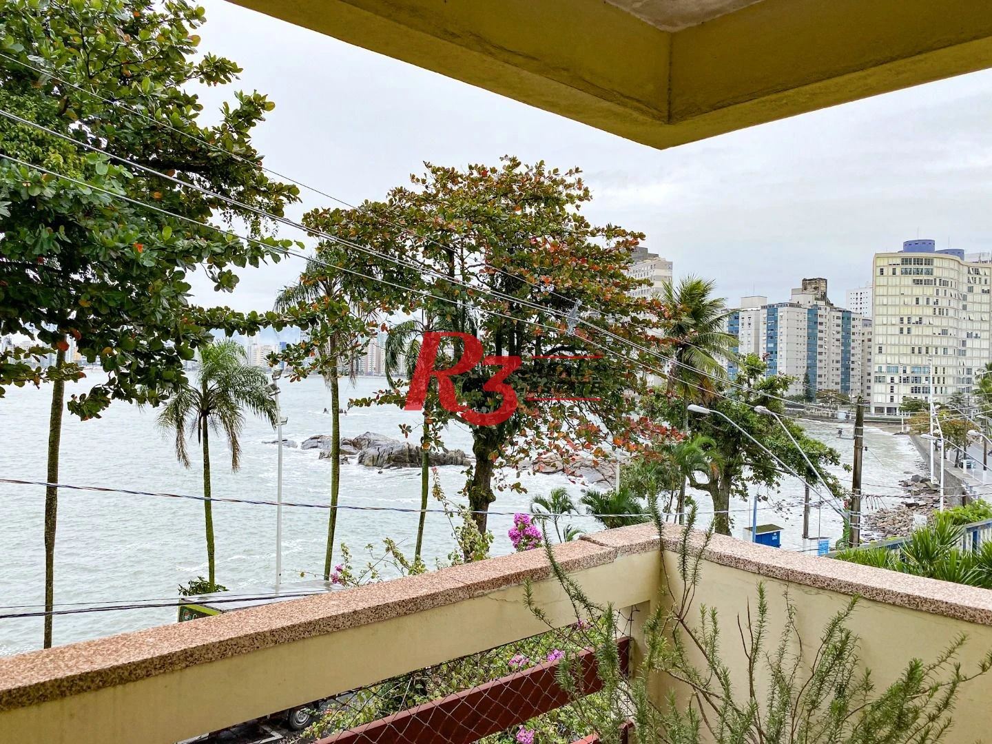 Apartamento com 3 dormitórios à venda, 171 m² por R$ 800.000,00 - Ilha Porchat - São Vicente/SP