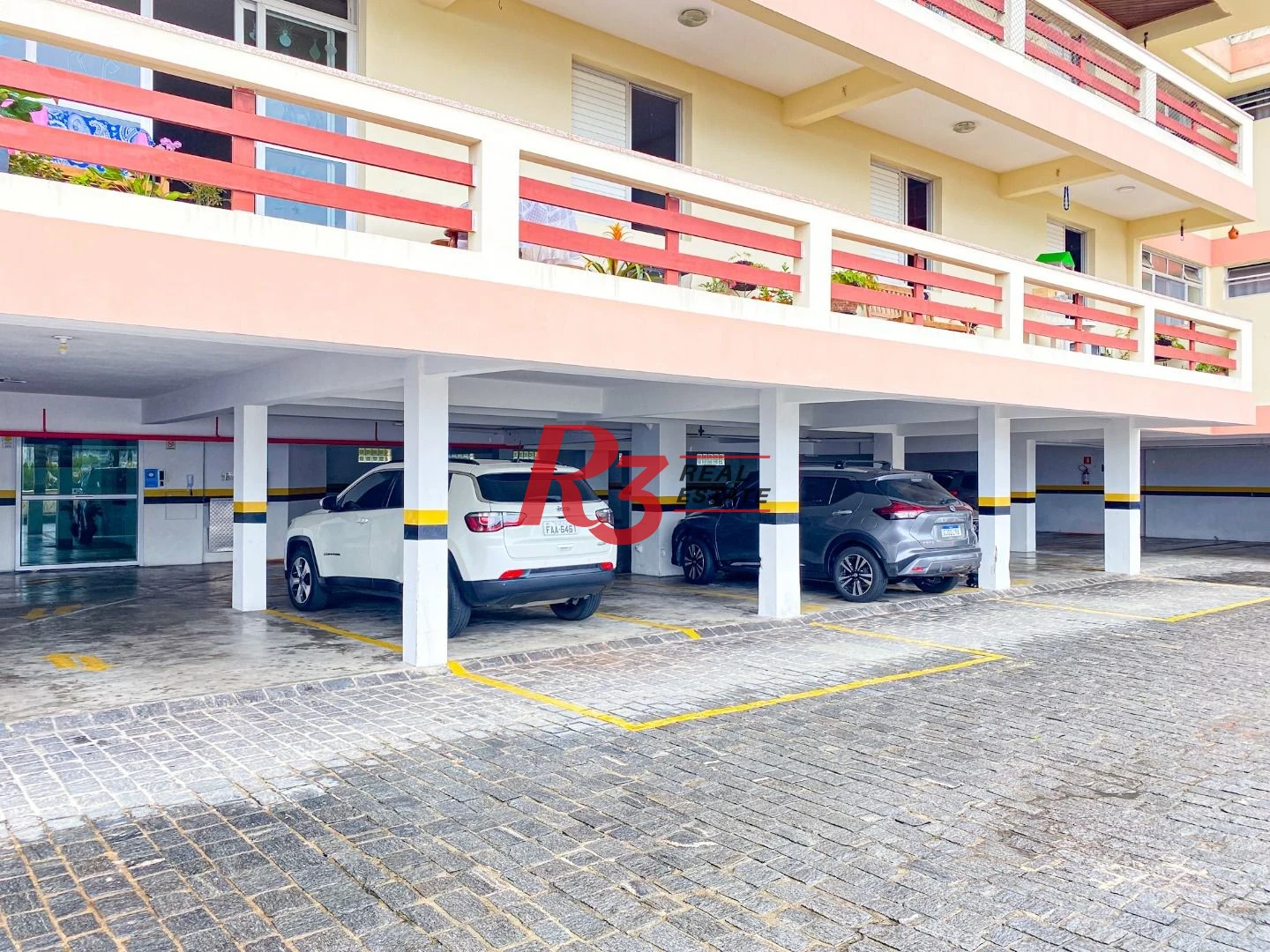 Apartamento com 3 dormitórios à venda, 171 m² por R$ 800.000,00 - Ilha Porchat - São Vicente/SP