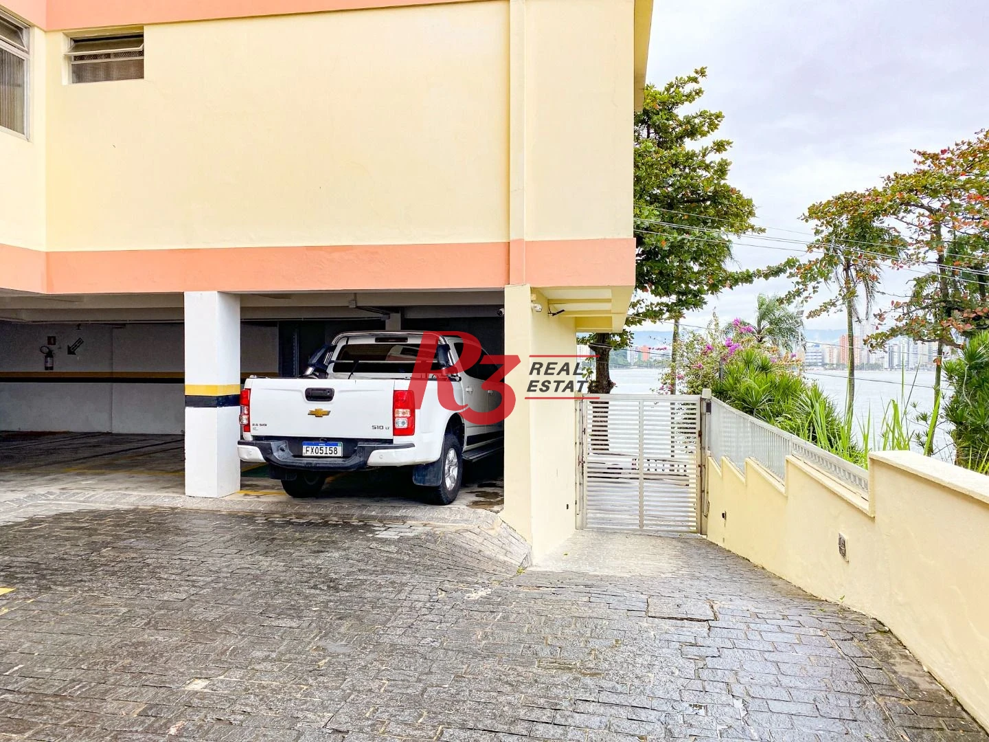 Apartamento com 3 dormitórios à venda, 171 m² por R$ 800.000,00 - Ilha Porchat - São Vicente/SP