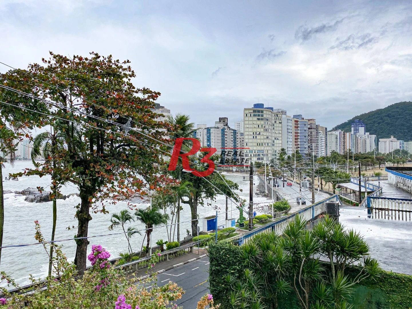Apartamento com 3 dormitórios à venda, 171 m² por R$ 800.000,00 - Ilha Porchat - São Vicente/SP