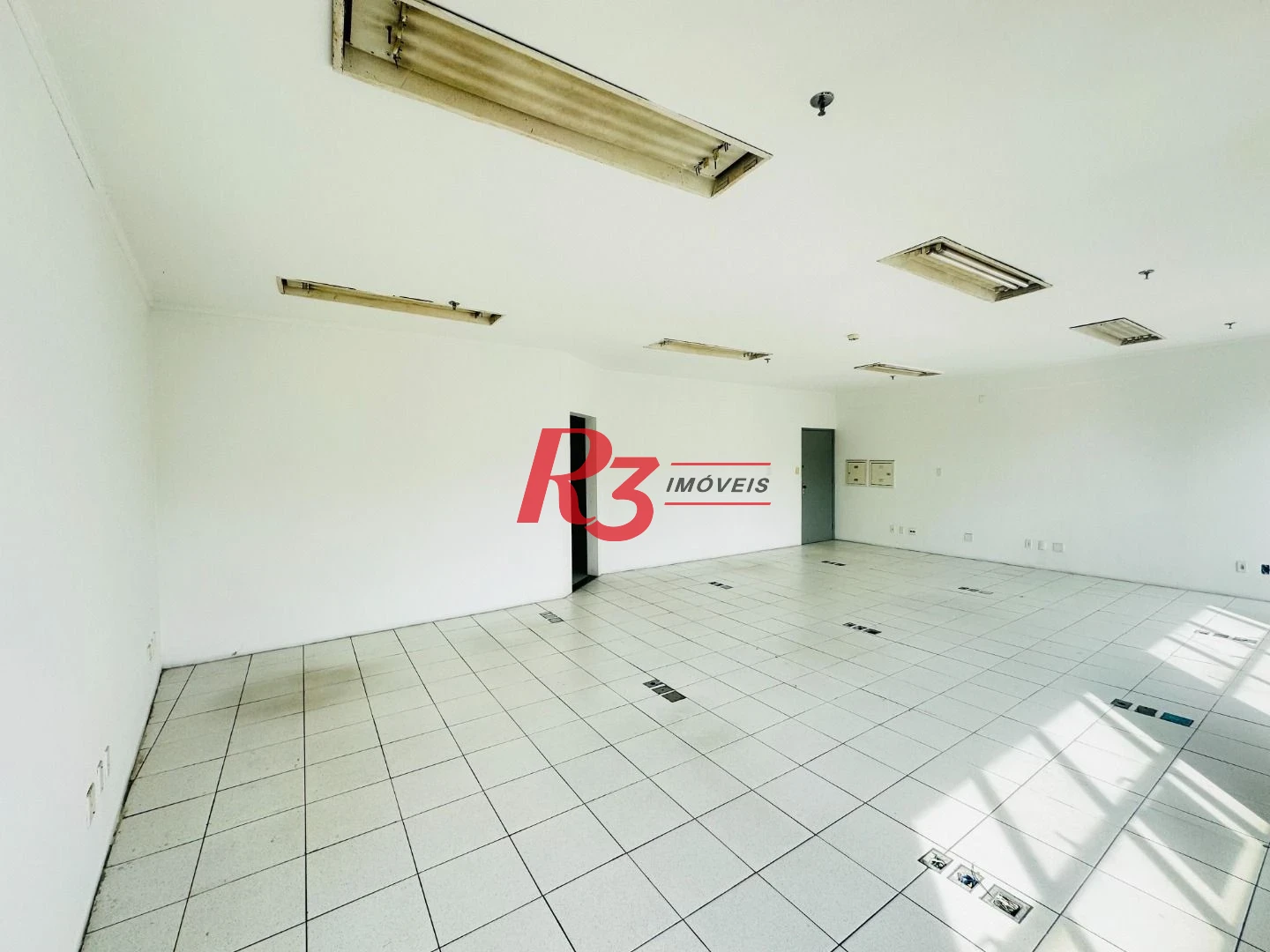 Sala, 76 m² - venda por R$ 300.000,00 ou aluguel por R$ 3.000,00/mês - Centro - Santos/SP