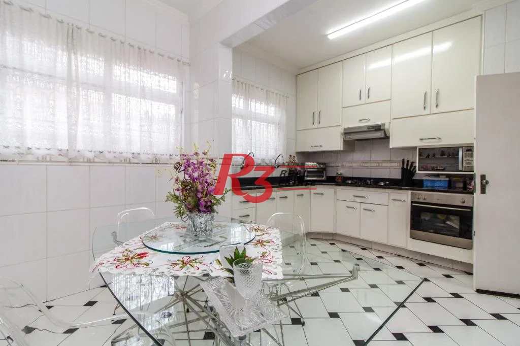 Casa com 4 dormitórios à venda, 500 m² por R$ 4.390.000,00 - Marapé - Santos/SP