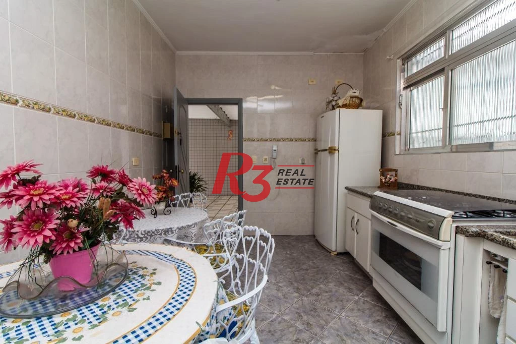 Casa com 4 dormitórios à venda, 500 m² por R$ 4.390.000,00 - Marapé - Santos/SP