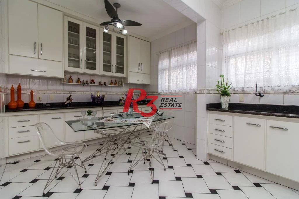 Casa com 4 dormitórios à venda, 500 m² por R$ 4.390.000,00 - Marapé - Santos/SP