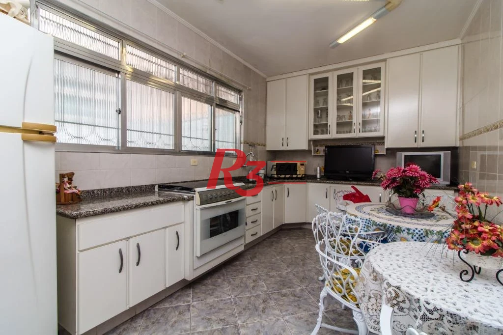 Casa com 4 dormitórios à venda, 500 m² por R$ 4.390.000,00 - Marapé - Santos/SP