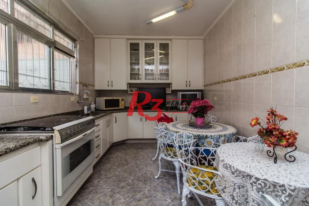 Casa com 4 dormitórios à venda, 500 m² por R$ 4.390.000,00 - Marapé - Santos/SP