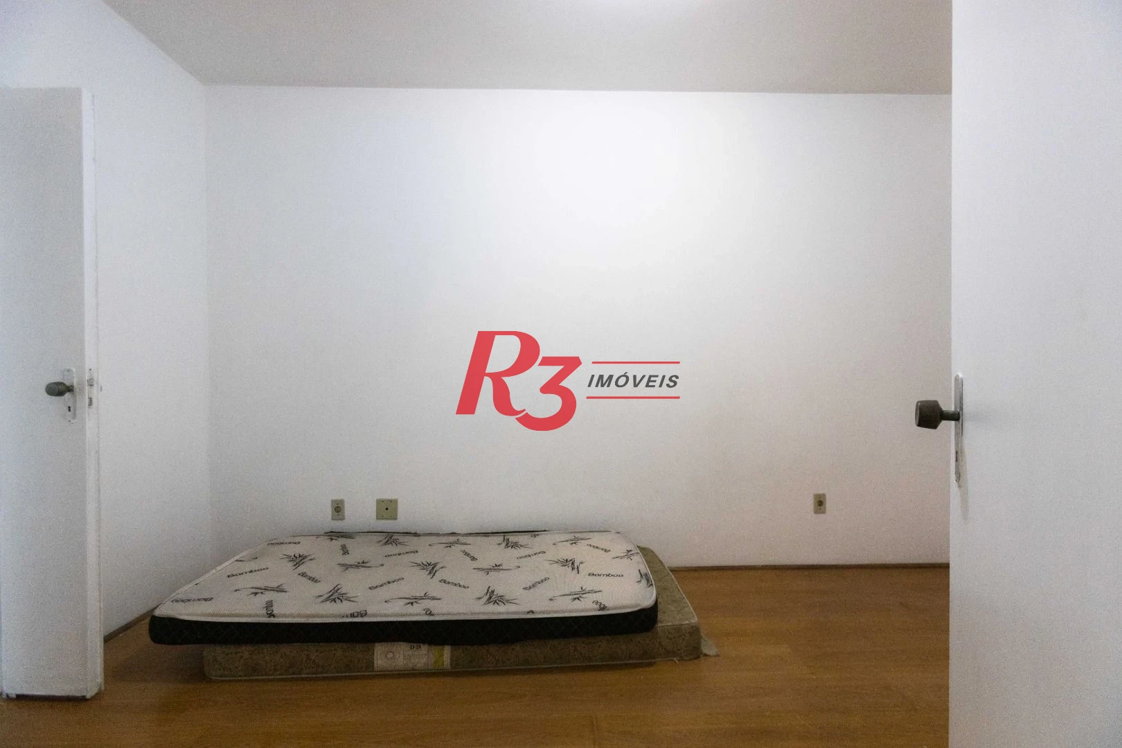 Cobertura com 3 dormitórios à venda, 200 m² por R$ 680.000,00 - Embaré - Santos/SP