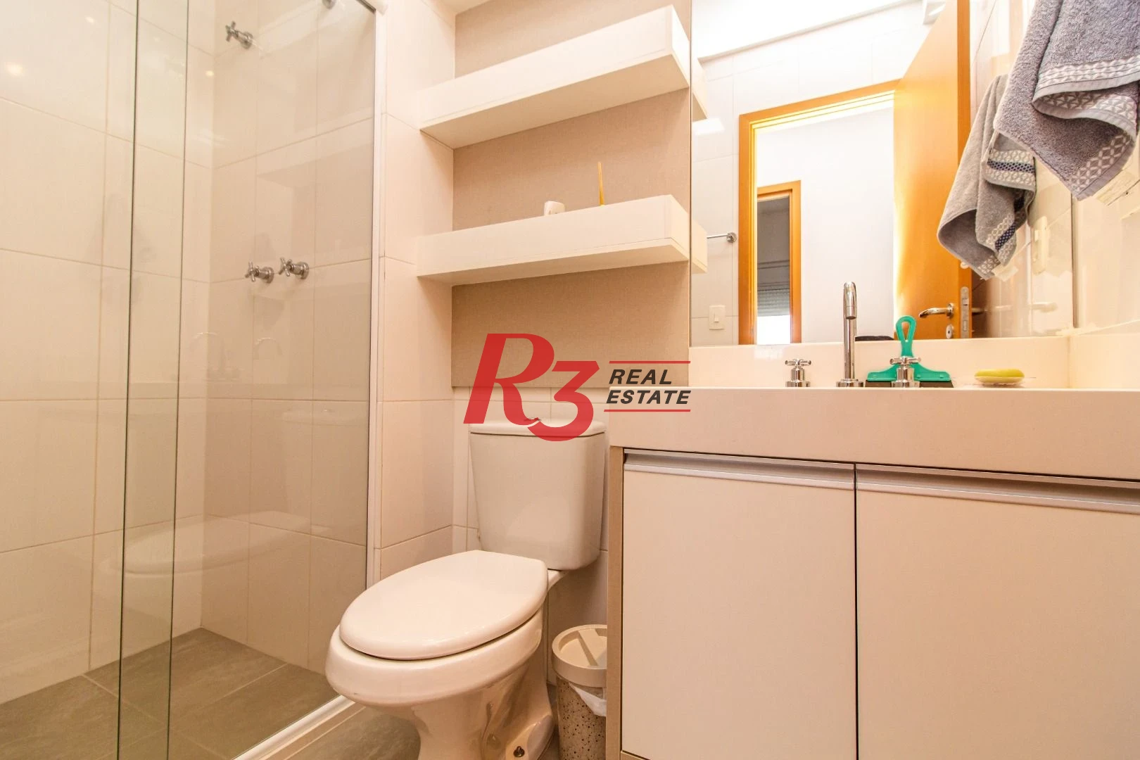 Apartamento com 2 dormitórios à venda, 73 m² por R$ 1.380.000,00 - Gonzaga - Santos/SP