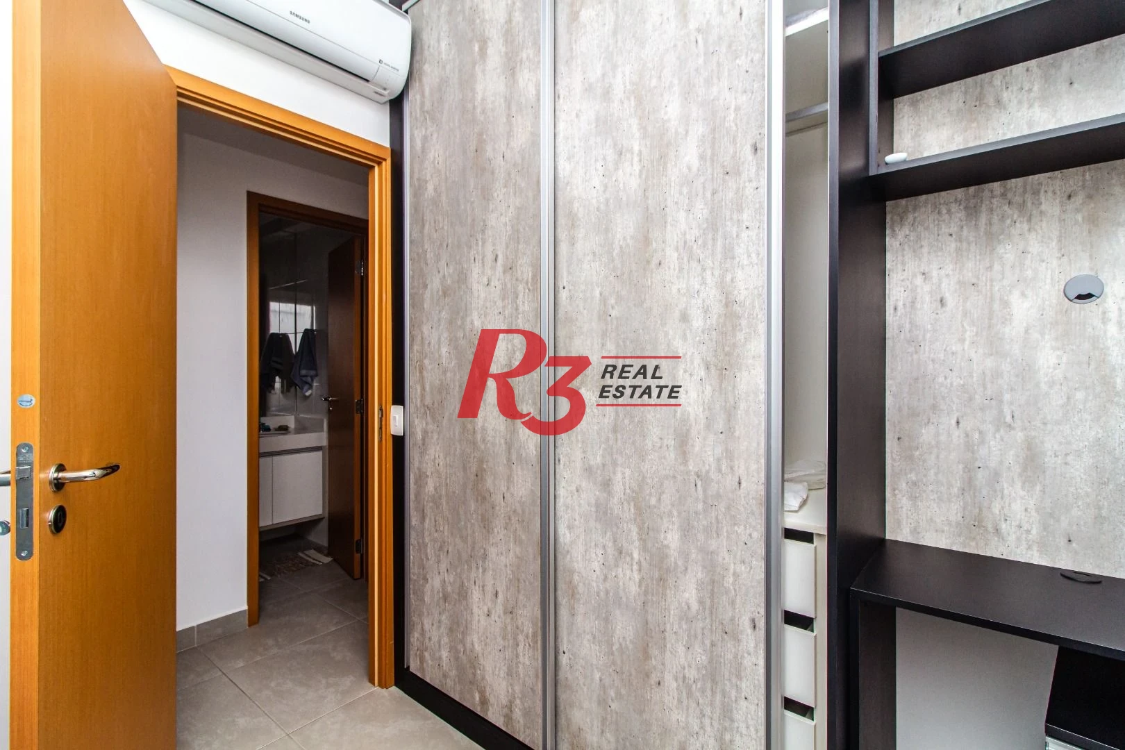 Apartamento com 2 dormitórios à venda, 73 m² por R$ 1.380.000,00 - Gonzaga - Santos/SP