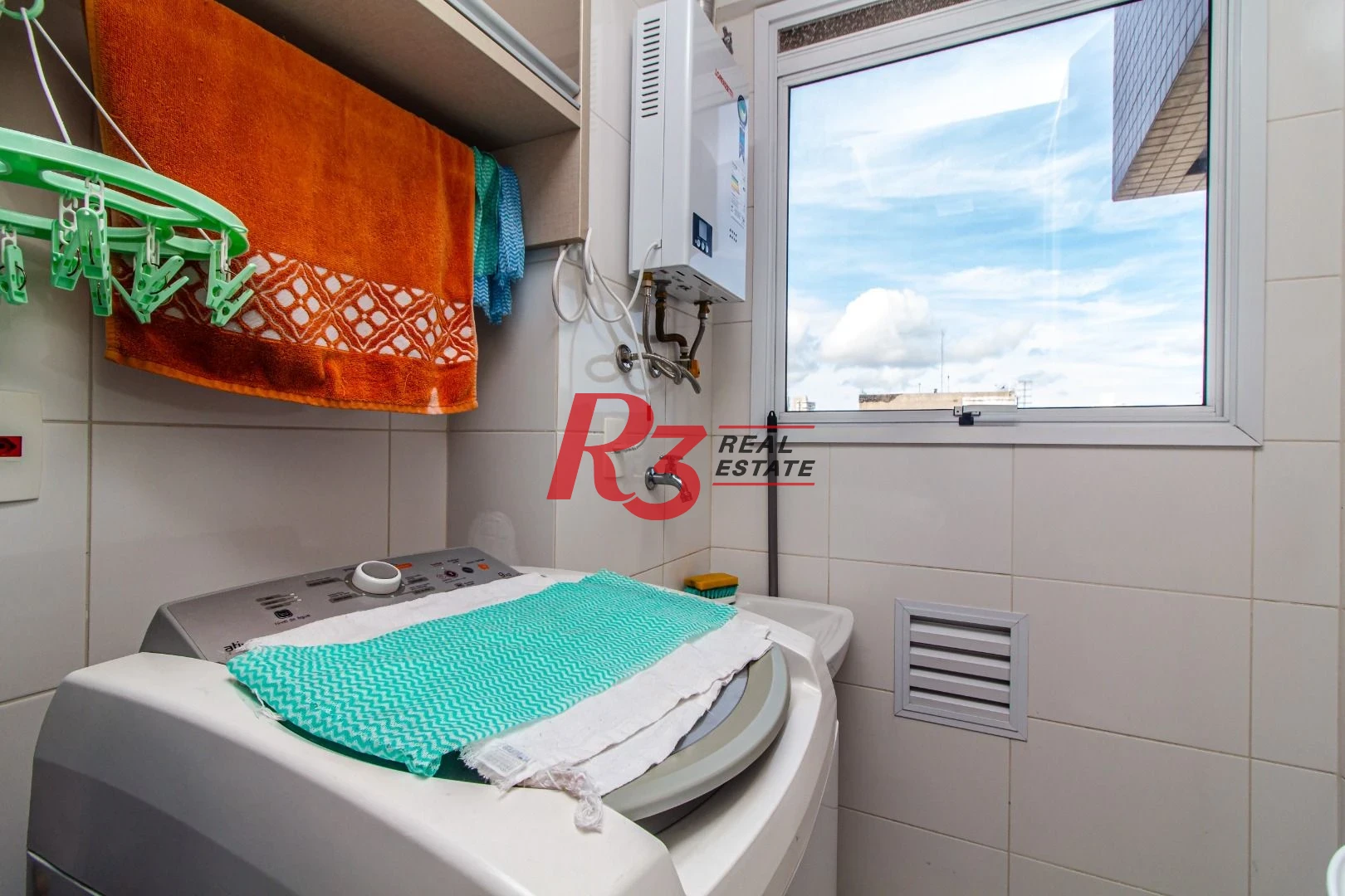 Apartamento com 2 dormitórios à venda, 73 m² por R$ 1.380.000,00 - Gonzaga - Santos/SP
