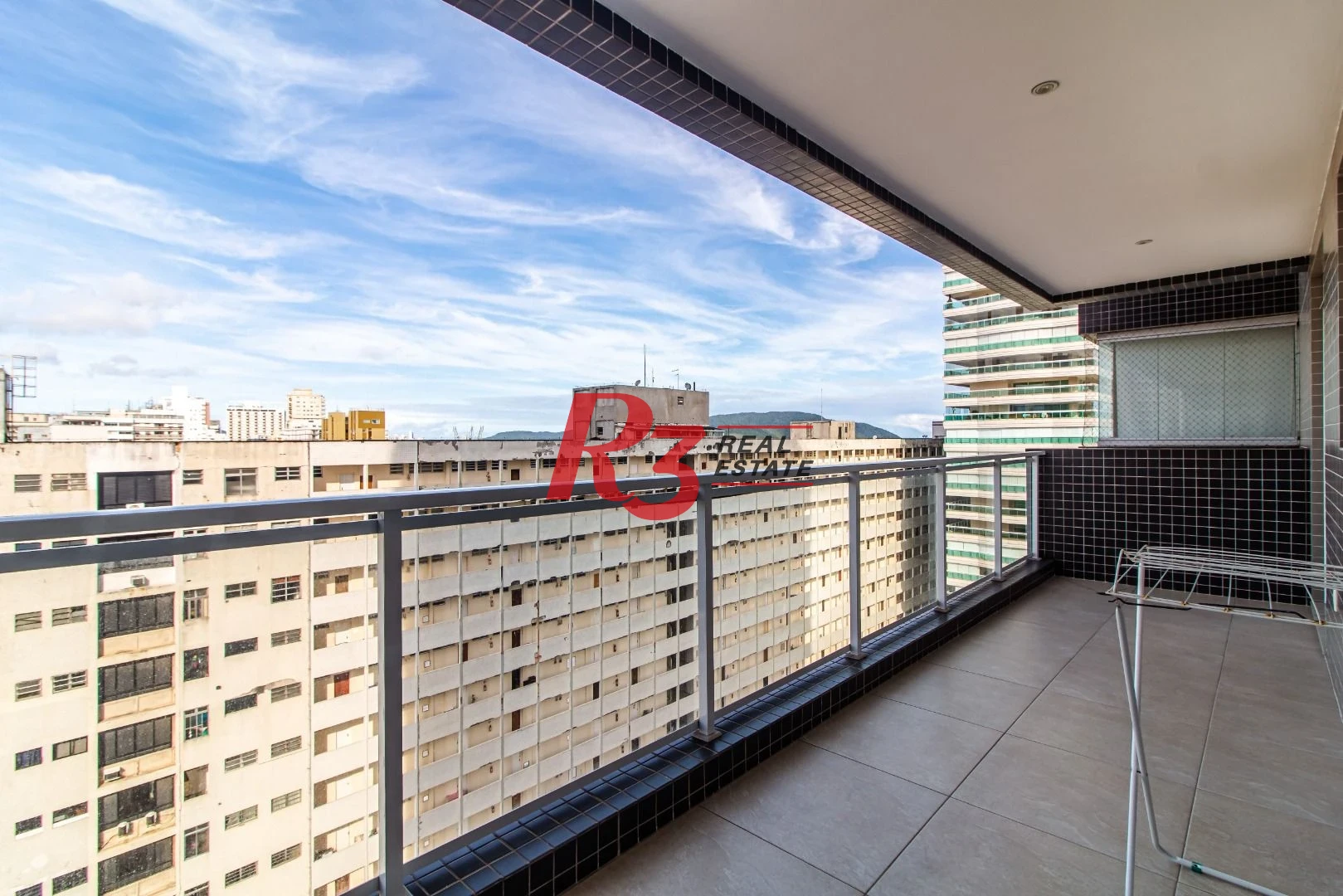 Apartamento com 2 dormitórios à venda, 73 m² por R$ 1.380.000,00 - Gonzaga - Santos/SP
