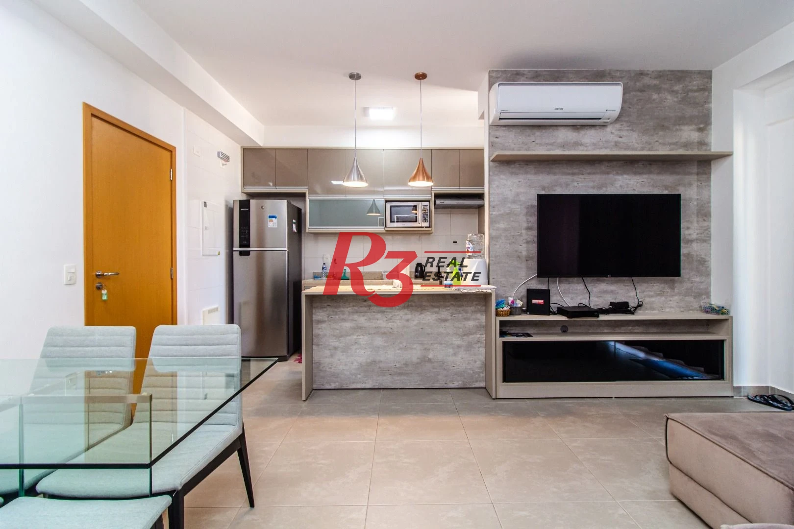 Apartamento com 2 dormitórios à venda, 73 m² por R$ 1.380.000,00 - Gonzaga - Santos/SP