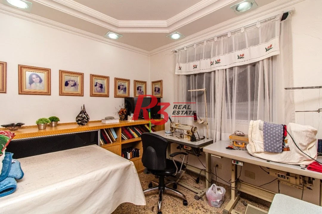 Sobrado com 5 dormitórios à venda, 267 m² por R$ 1.700.000,00 - Embaré - Santos/SP