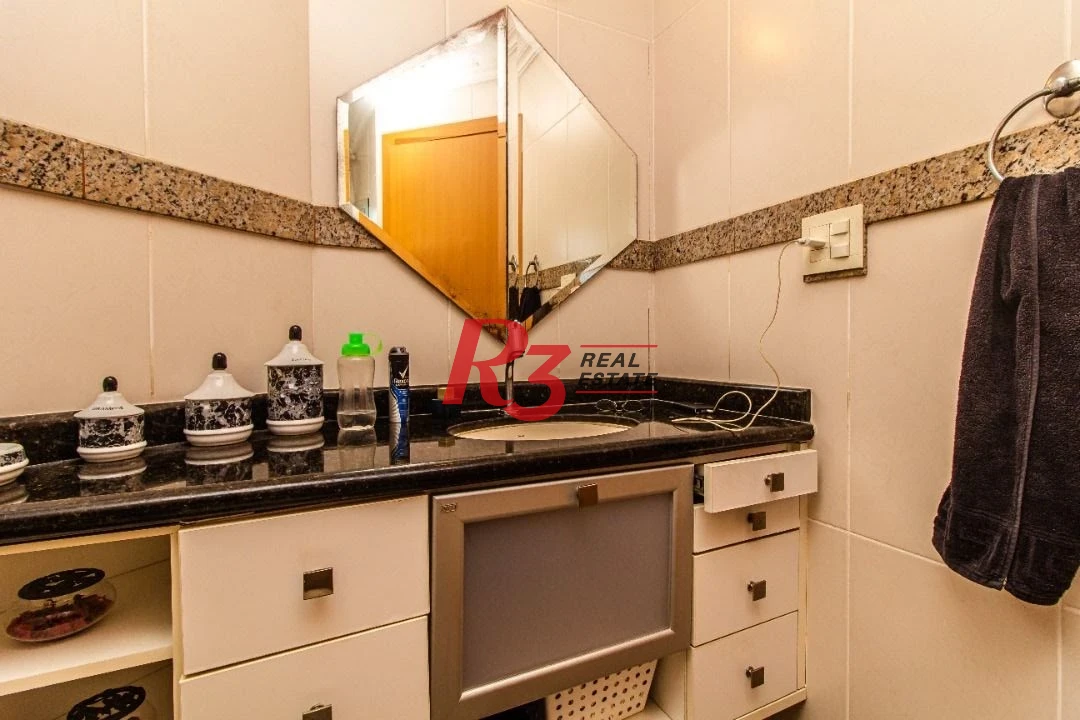 Sobrado com 5 dormitórios à venda, 267 m² por R$ 1.700.000,00 - Embaré - Santos/SP