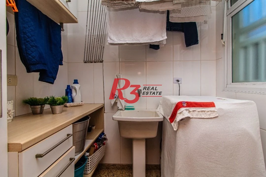 Sobrado com 5 dormitórios à venda, 267 m² por R$ 1.700.000,00 - Embaré - Santos/SP