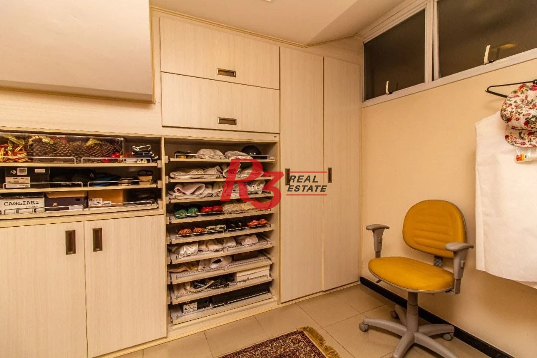 Sobrado com 5 dormitórios à venda, 267 m² por R$ 1.700.000,00 - Embaré - Santos/SP