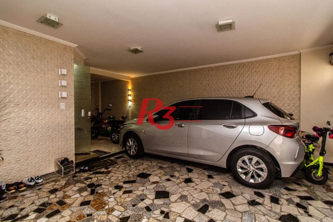 Sobrado com 5 dormitórios à venda, 267 m² por R$ 1.700.000,00 - Embaré - Santos/SP