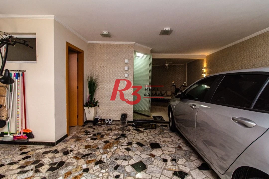 Sobrado com 5 dormitórios à venda, 267 m² por R$ 1.700.000,00 - Embaré - Santos/SP