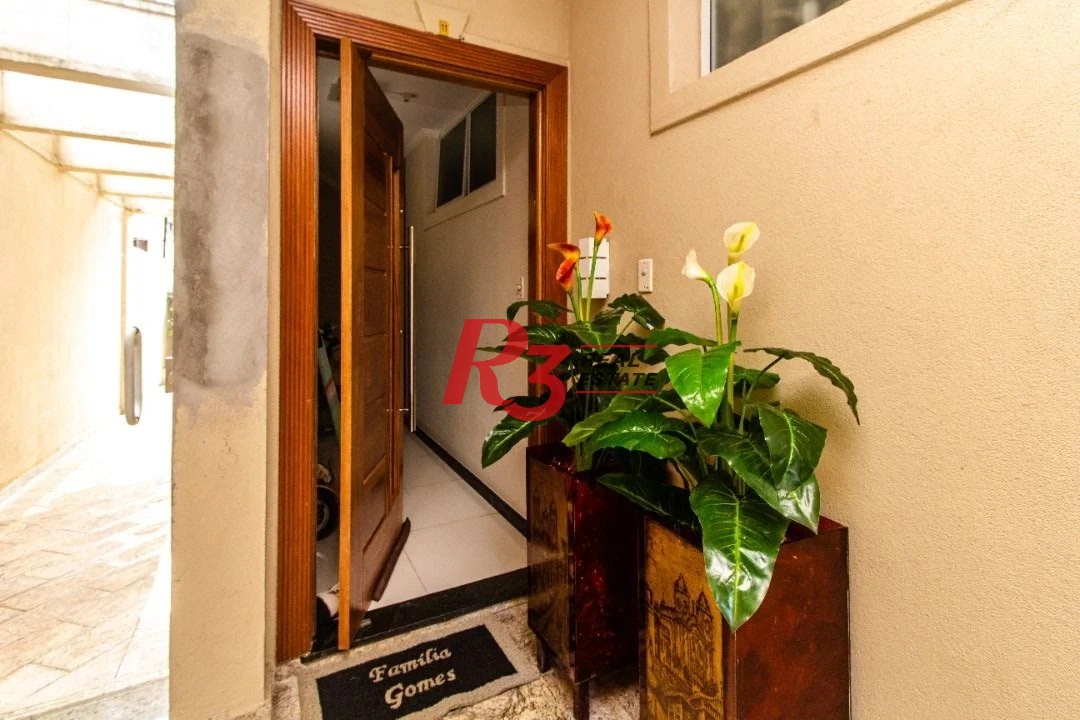 Sobrado com 5 dormitórios à venda, 267 m² por R$ 1.700.000,00 - Embaré - Santos/SP