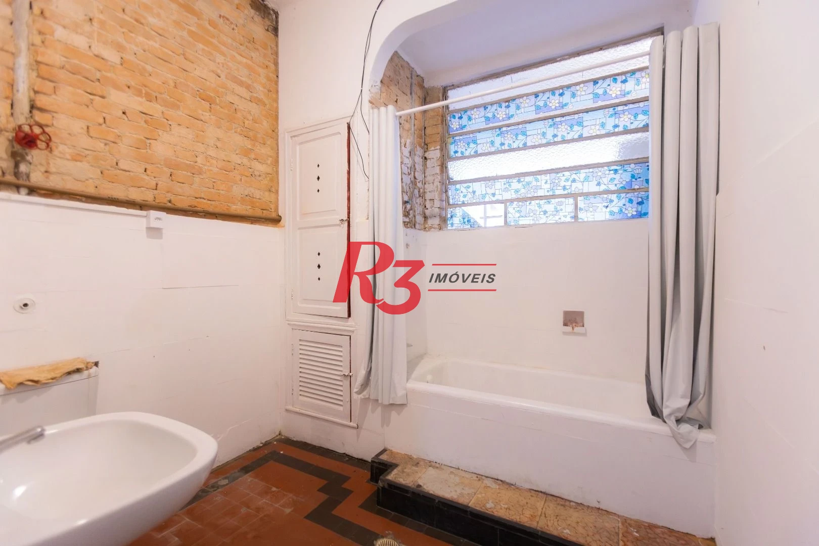 Sobrado para alugar, 160 m² por R$ 5.500,00/mês - Vila Matias - Santos/SP