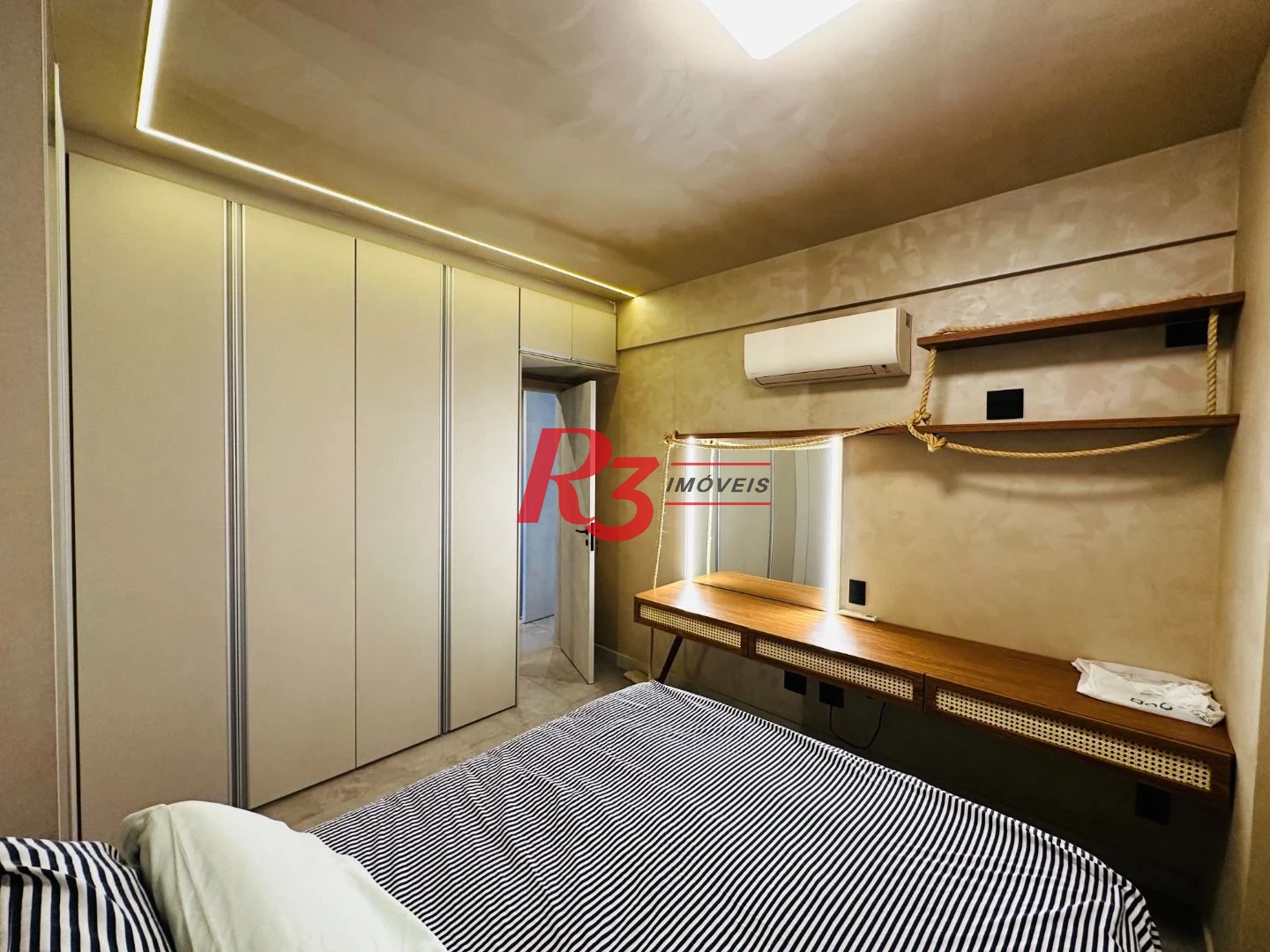 Apartamento com 1 dormitório à venda, 57 m² - Ponta da Praia - Santos/SP