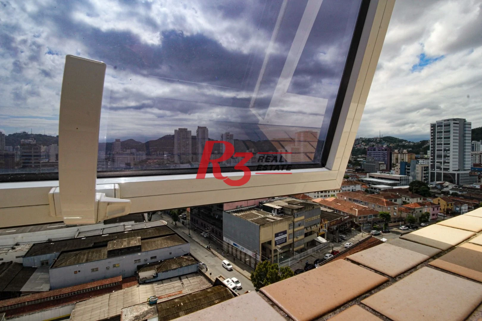 Sala para alugar, 42 m² por R$ 3.520,02 - Vila Matias - Santos/SP