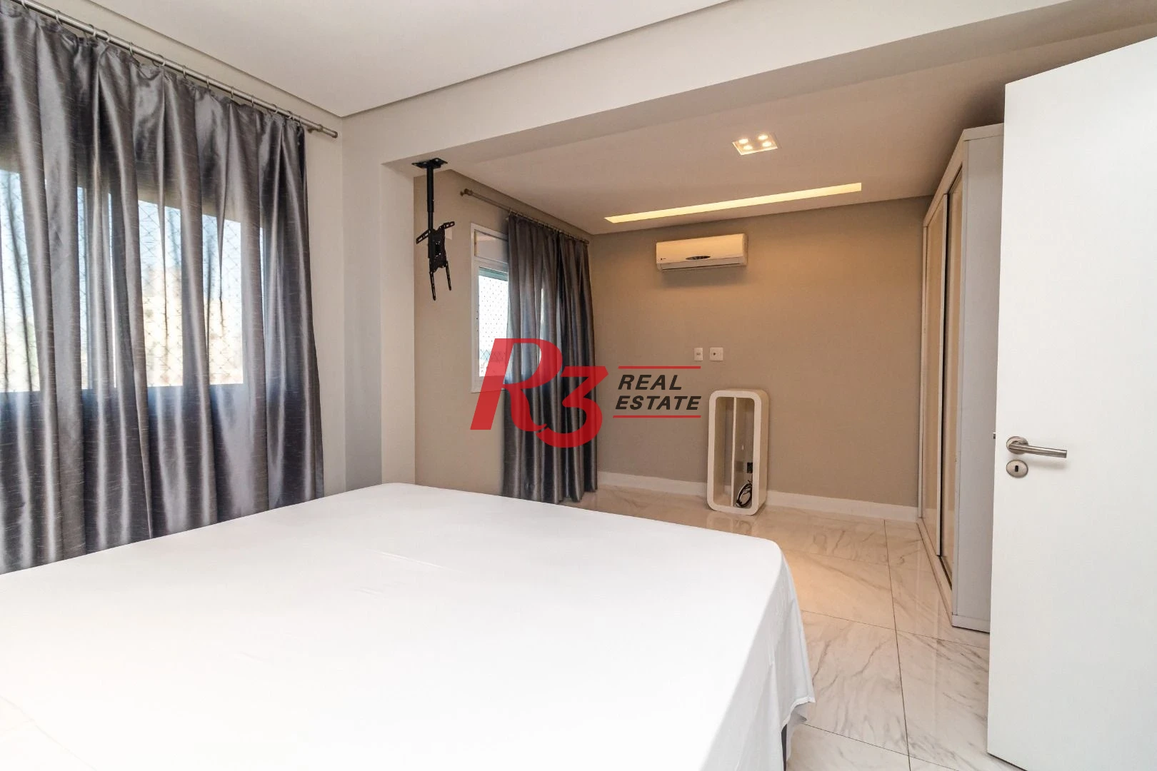 Apartamento com 4 dormitórios à venda, 192 m² por R$ 2.808.000,00 - Gonzaga - Santos/SP