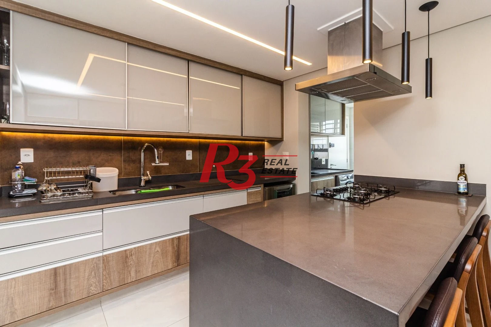Apartamento com 4 dormitórios à venda, 192 m² por R$ 2.808.000,00 - Gonzaga - Santos/SP
