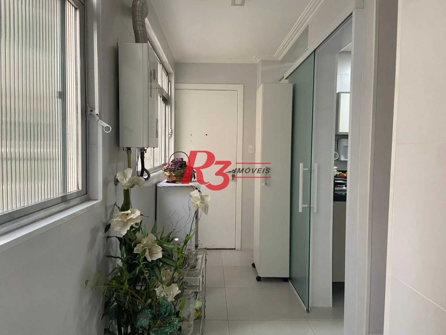 Apartamento com 2 dormitórios à venda, 90 m² por R$ 780.000,00 - Gonzaga - Santos/SP