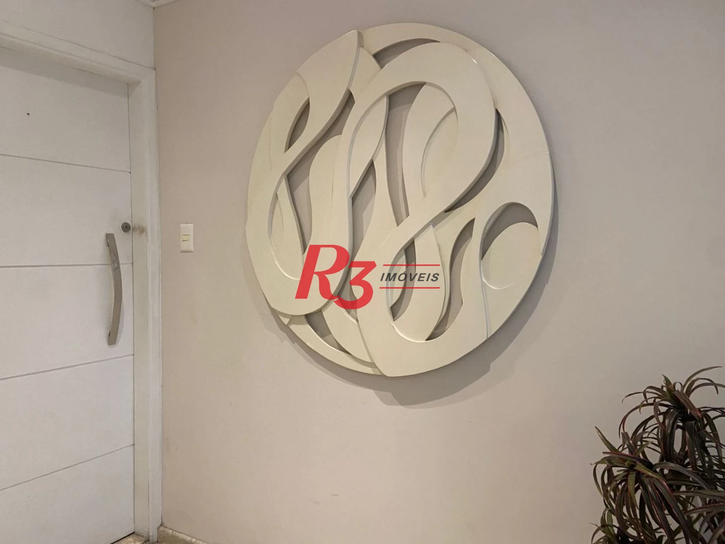 Apartamento com 2 dormitórios à venda, 90 m² por R$ 780.000,00 - Gonzaga - Santos/SP
