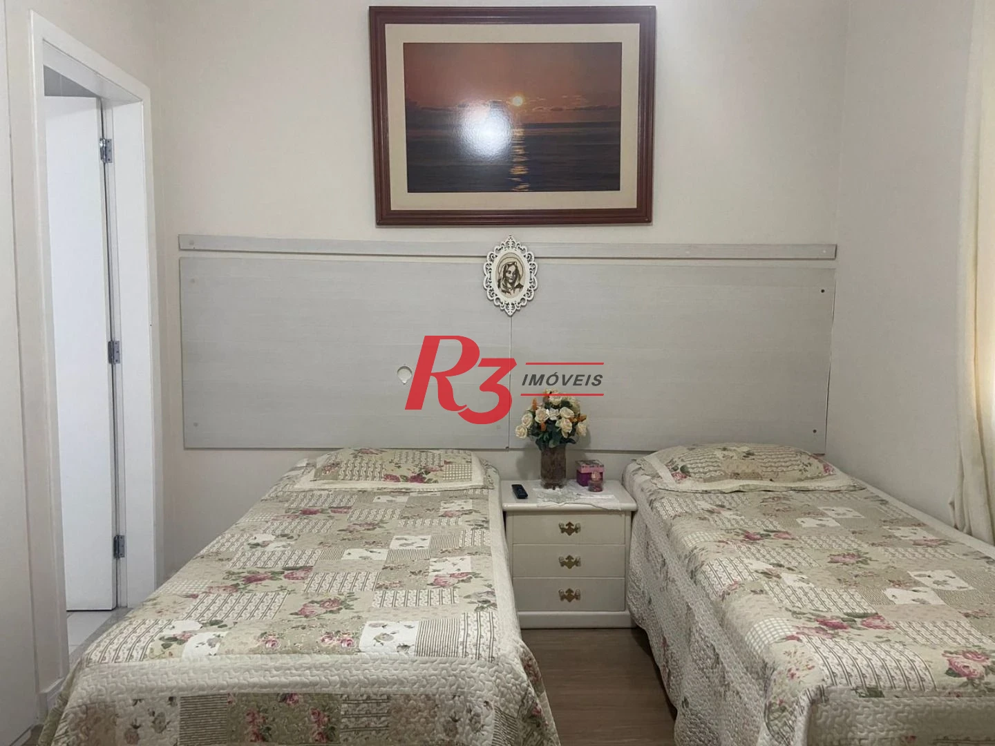 Apartamento com 2 dormitórios à venda, 90 m² por R$ 780.000,00 - Gonzaga - Santos/SP