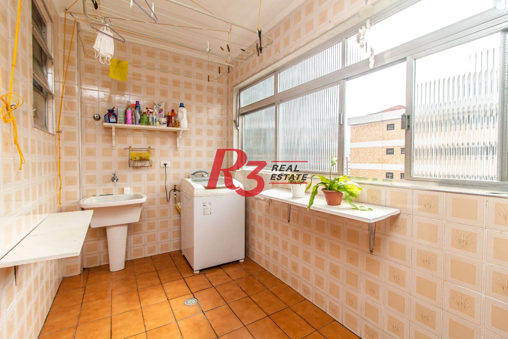 Apartamento com 3 dormitórios à venda, 150 m² por R$ 900.000,00 - Pompéia - Santos/SP