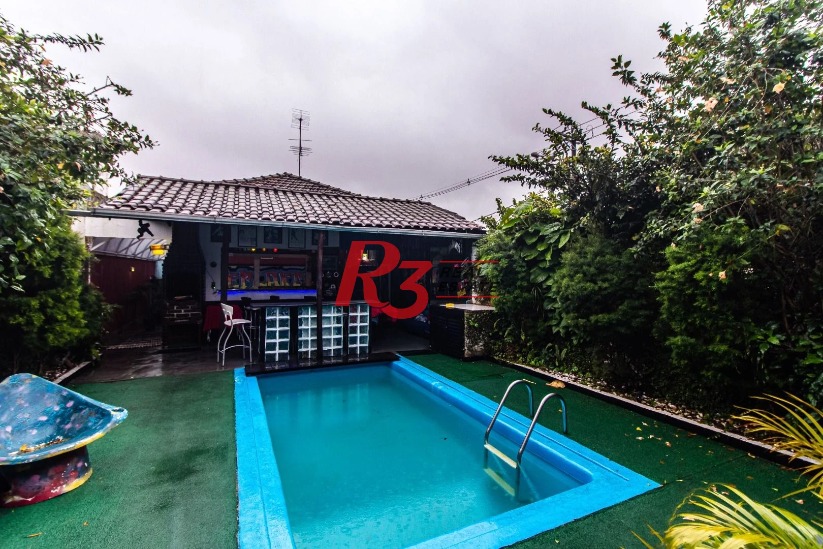 Casa com 3 dormitórios à venda, 375 m² por R$ 1.700.000,00 - Macuco - Santos/SP