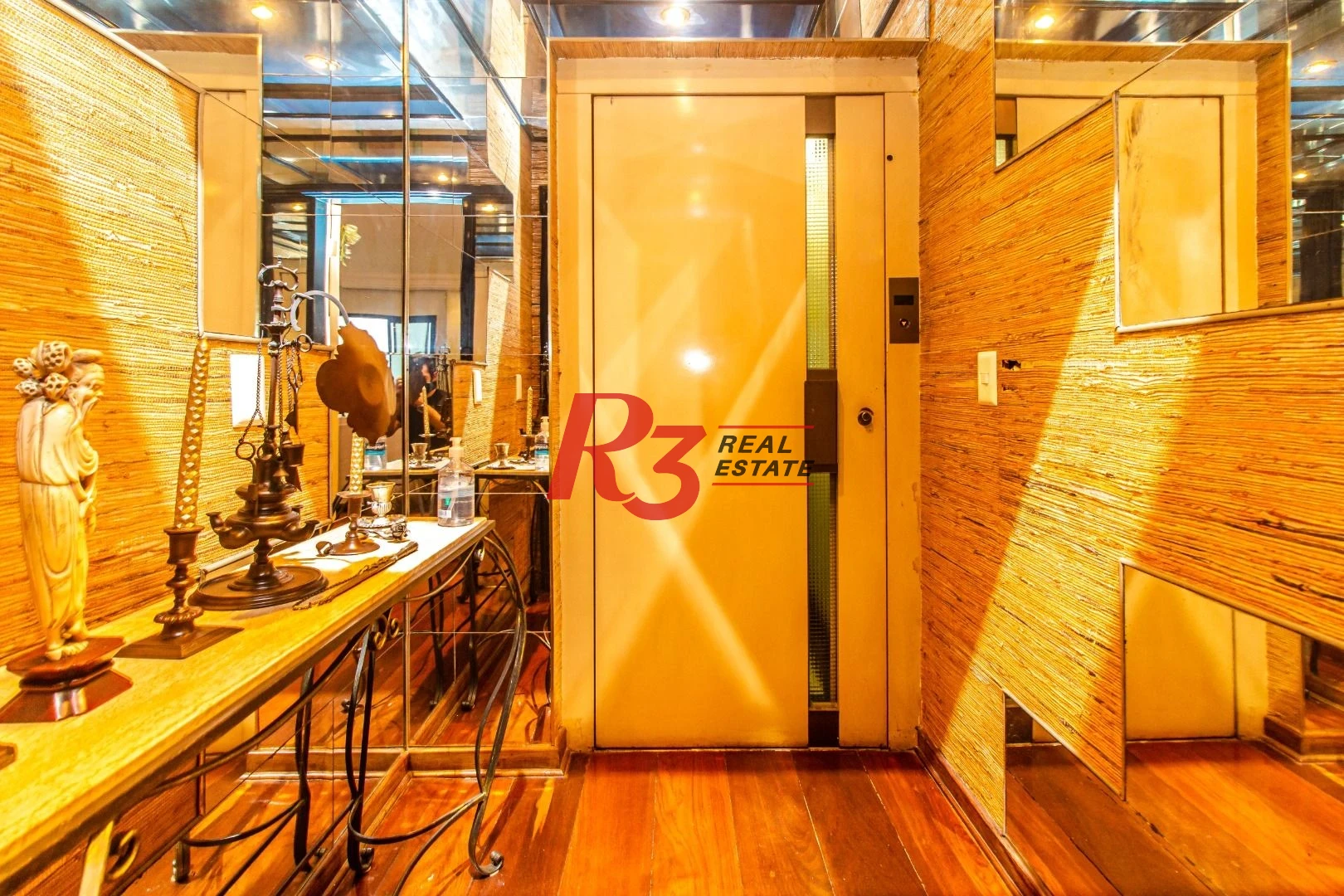 Apartamento com 3 dormitórios à venda, 242 m² por R$ 1.915.000,00 - Boqueirão - Santos/SP