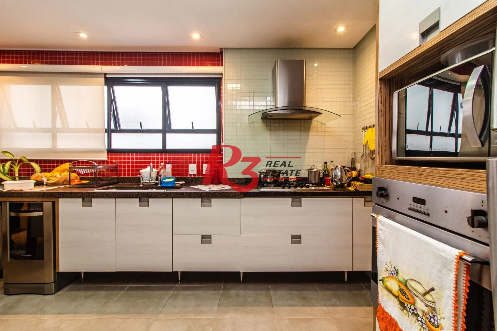 Apartamento com 3 dormitórios à venda, 242 m² por R$ 1.915.000,00 - Boqueirão - Santos/SP