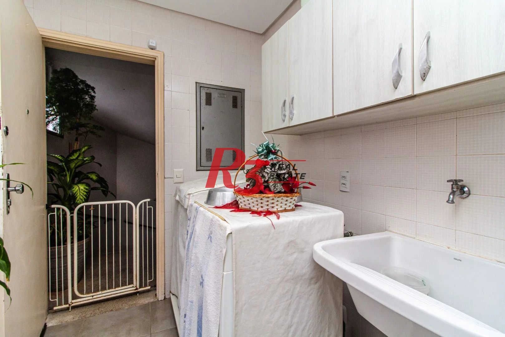 Apartamento com 3 dormitórios à venda, 242 m² por R$ 1.915.000,00 - Boqueirão - Santos/SP
