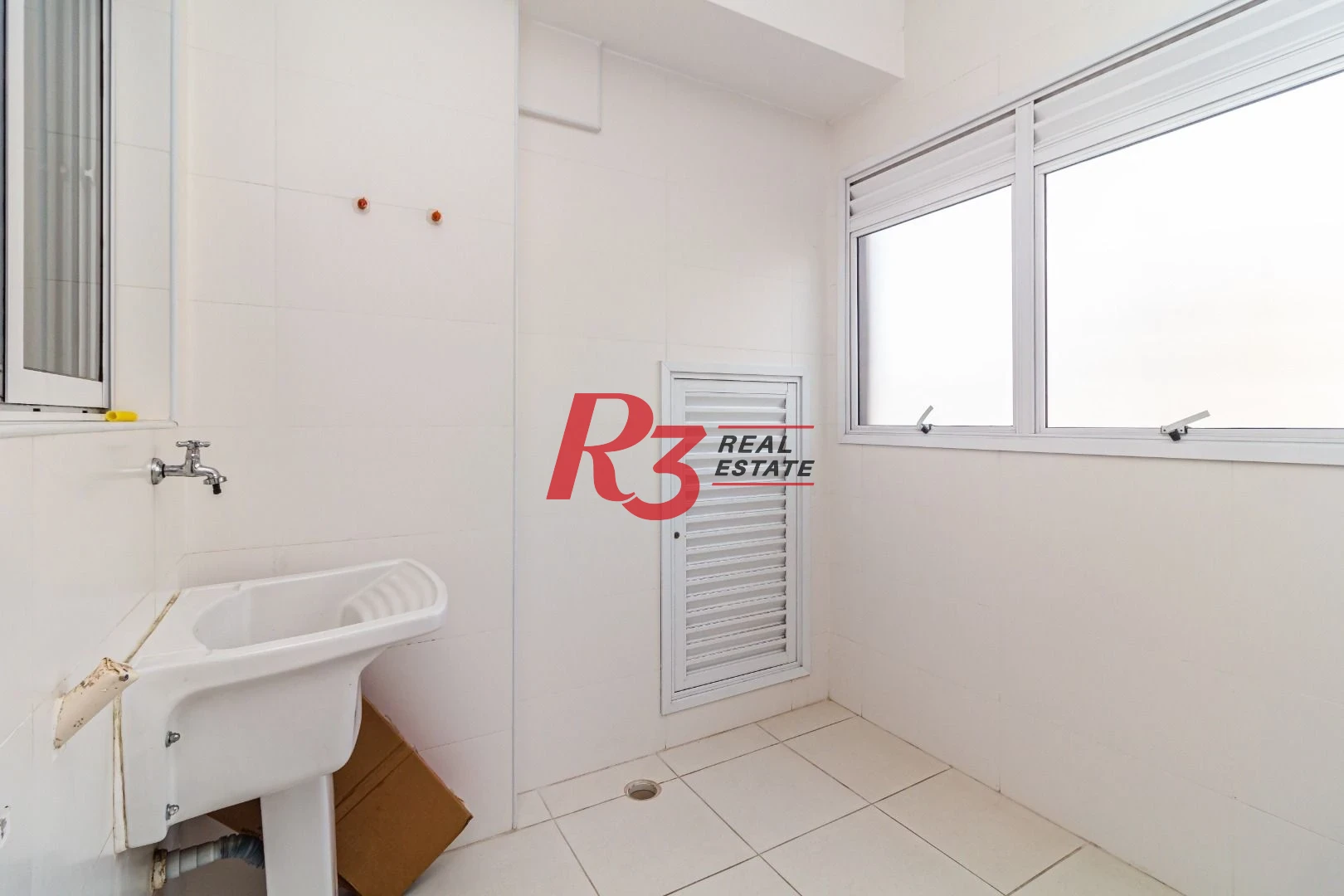 Apartamento com 3 dormitórios à venda, 128 m² por R$ 1.600.000,00 - Embaré - Santos/SP