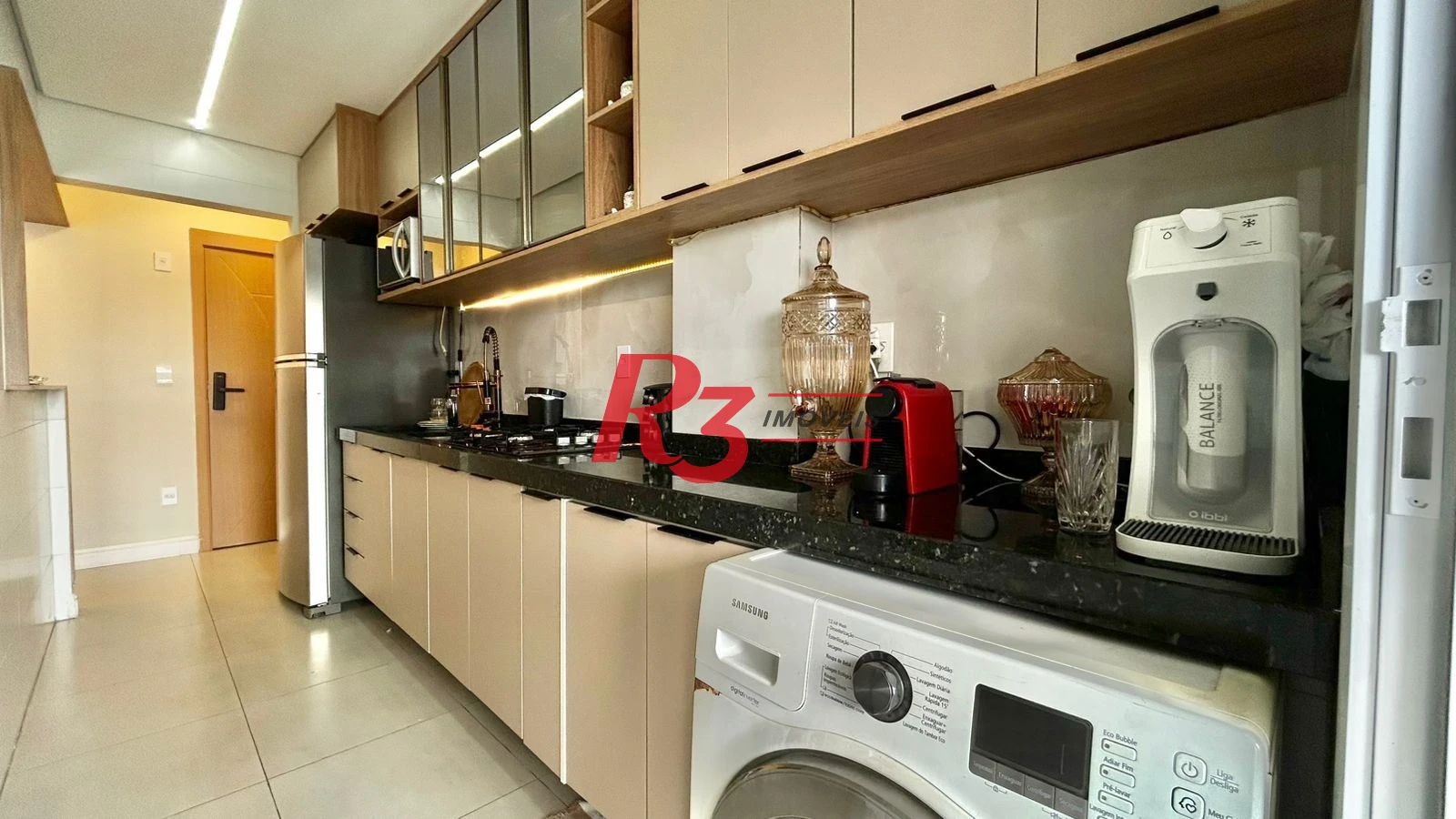 Apartamento com 2 dormitórios à venda, 69 m² por R$ 499.000,00 - Vila Guilhermina - Praia Grande/SP