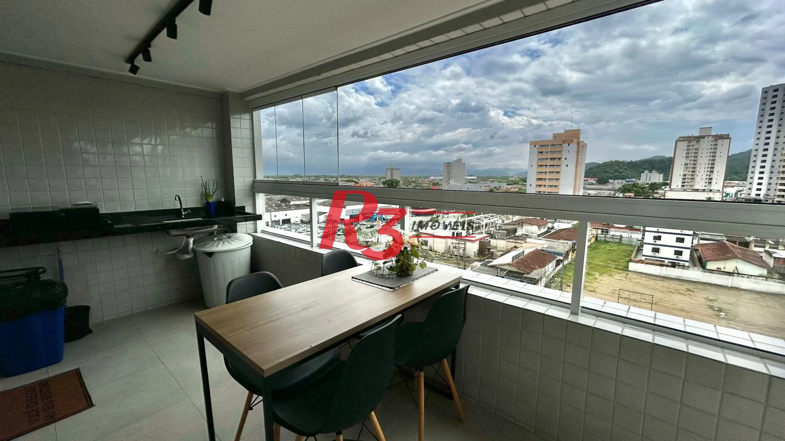 Apartamento com 2 dormitórios à venda, 69 m² por R$ 499.000,00 - Vila Guilhermina - Praia Grande/SP