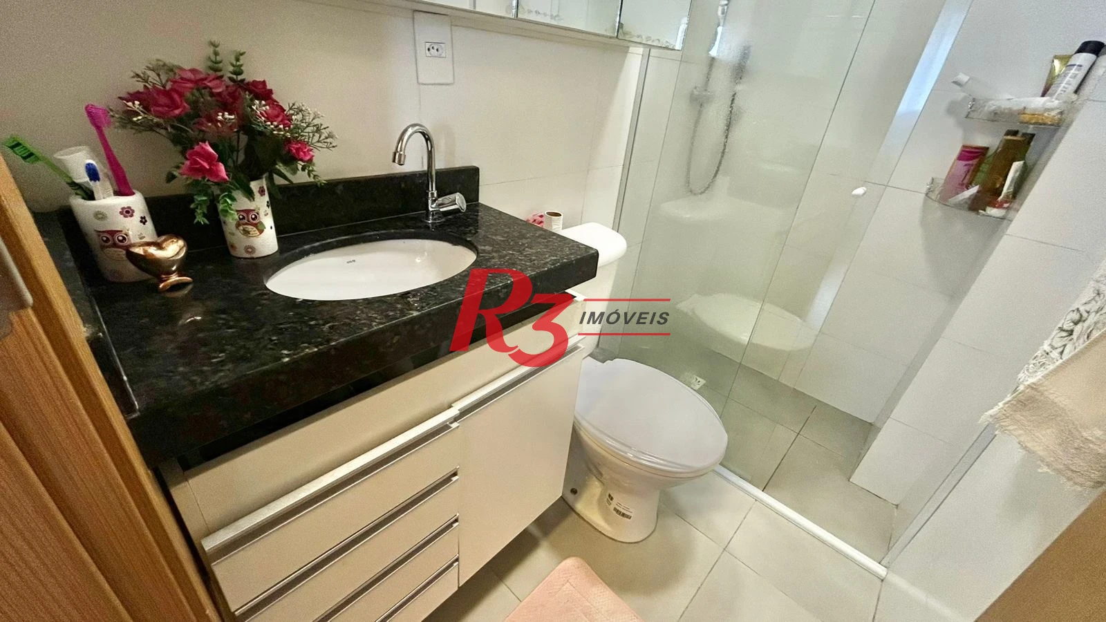 Apartamento com 2 dormitórios à venda, 69 m² por R$ 499.000,00 - Vila Guilhermina - Praia Grande/SP