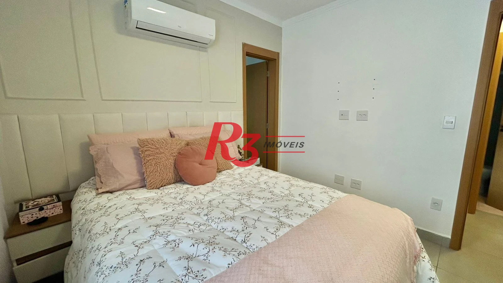 Apartamento com 2 dormitórios à venda, 69 m² por R$ 499.000,00 - Vila Guilhermina - Praia Grande/SP