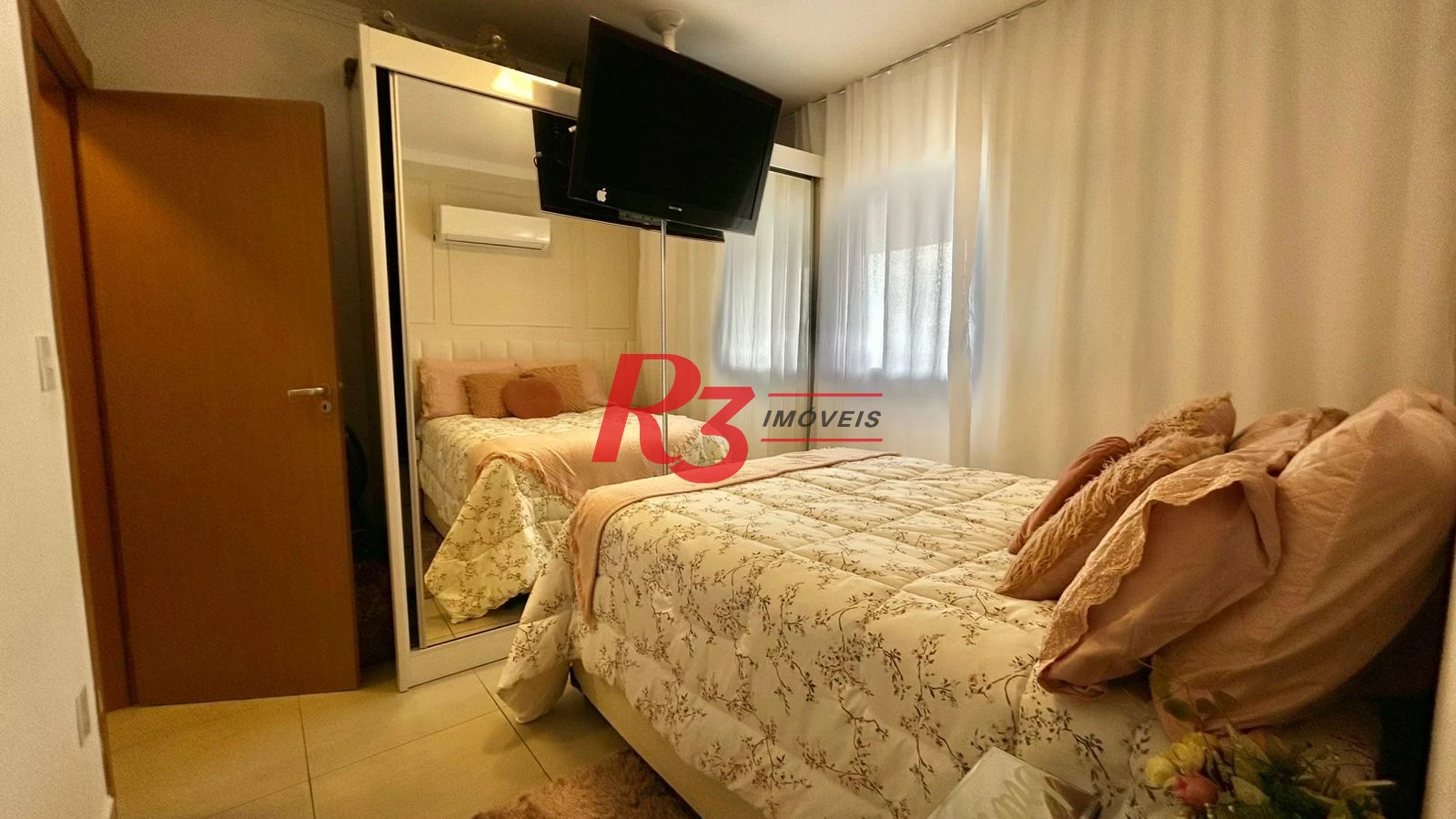 Apartamento com 2 dormitórios à venda, 69 m² por R$ 499.000,00 - Vila Guilhermina - Praia Grande/SP